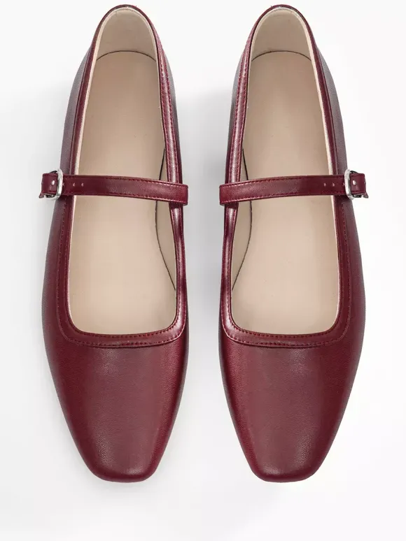 Ballerines Mary Jane bordeaux à bout carré et boucle vintage