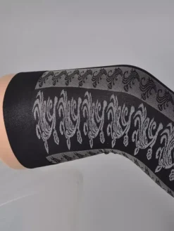 Bas autofixant en nylon gris avec dentelle et dentelle