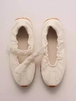 Baskets blanches Mary Jane à bout rond et perles chaussures décontractées à enfiler