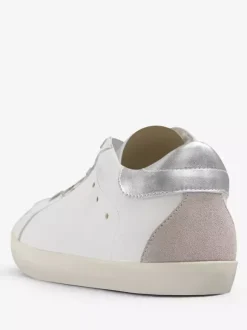 Baskets de skate à lacets dorées chaussures style ancien femmes