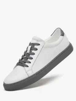 Baskets pour hommes Chaussures de sport à bout rond en cuir à la mode