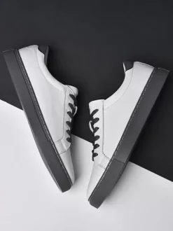 Baskets pour hommes Chaussures de sport à bout rond en cuir à la mode