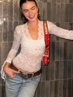 Blouse blanche pour femme col en V plissée sexy en dentelle manches longues.