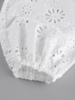 Blouse blanche à lacets pour femme col en V manches courtes en coton chic