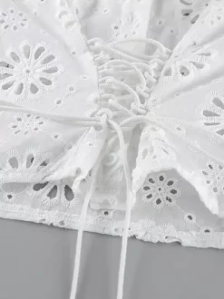 Blouse blanche à lacets pour femme col en V manches courtes en coton chic