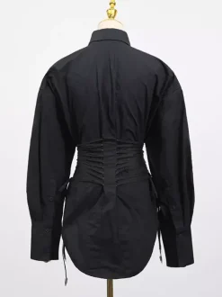 Blouse noire pour femme col rabattu boutons chics lacets manches longues