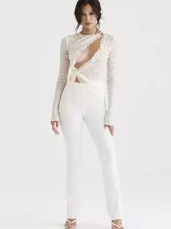 Blouse pour femme en dentelle blanche à col bijou manches longues et découpes sexy