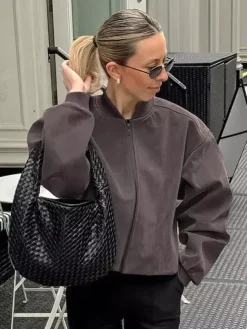 Blouson aviateur zippé rétro pour un look urbain 2026