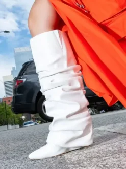 Bottes femme hautes métallisées argentées à bout pointu talon compensé pliable