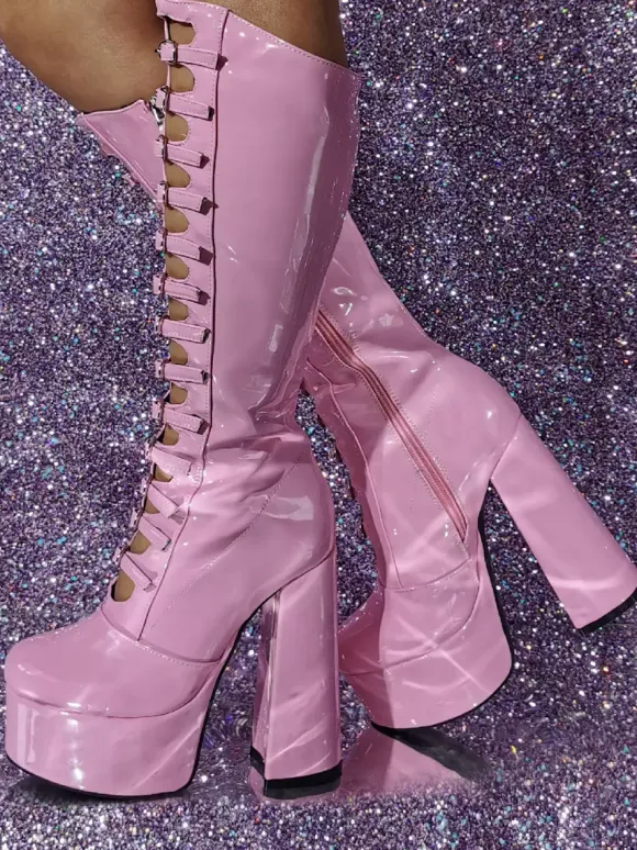 Bottes hautes au genou roses Plateforme supérieure en PU verni Talon épais Boucle Détail Bottes sexy