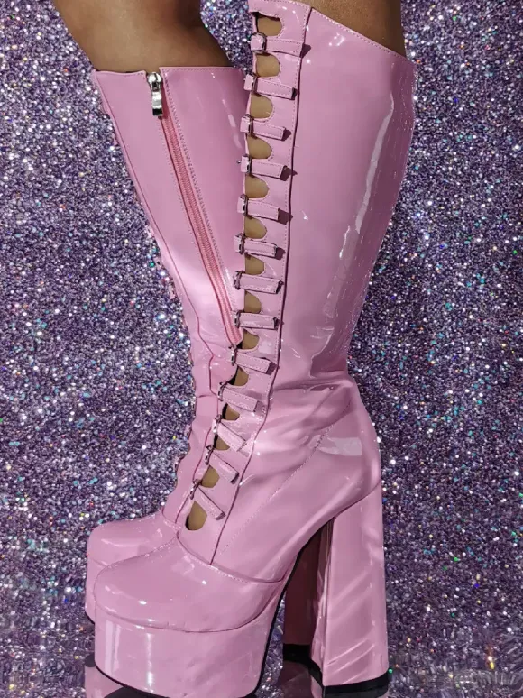 Bottes hautes au genou roses Plateforme supérieure en PU verni Talon épais Boucle Détail Bottes sexy