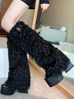 Bottes hauteur genou noires avec boucle à plateforme et détails en fausse fourrure