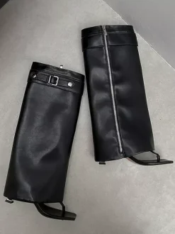 Bottes noires à talons hauts et boucle pour femme