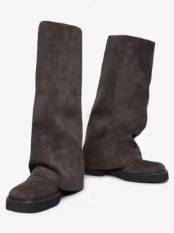 Bottes plates en daim pour femmes à bout rond froncées montantes jusqu'au genou.