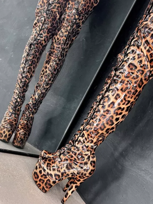 Bottes sexy à talons hauts plateforme léopard bout rond lacets talon aiguille bottes de pole dance cuissardes