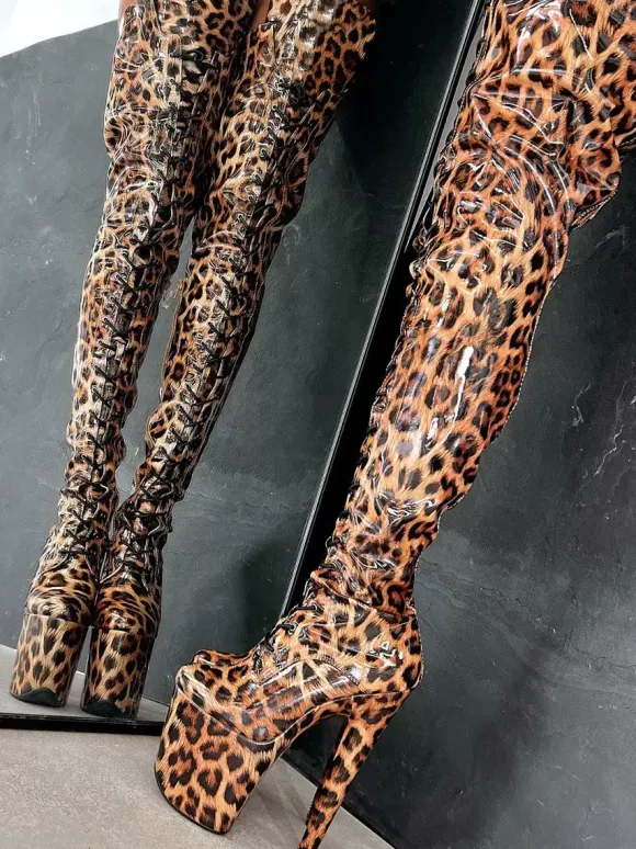 Bottes sexy à talons hauts plateforme léopard bout rond lacets talon aiguille bottes de pole dance cuissardes