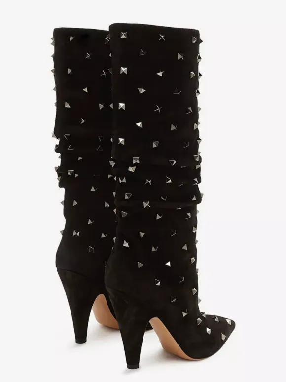Bottes souples noires en daim à bout pointu et talon épais clouté mi-mollet