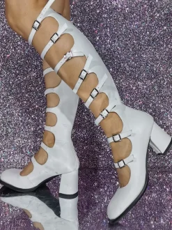 Bottes blanches à talons épais bout carré détail boucle bottes à talons doux