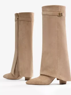 Bottes hautes en daim abricot à bout pointu avec boucle et fermeture éclair et talon épais