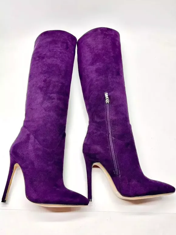 Bottes hautes en daim à bout pointu et à talons hauts avec fermeture éclair