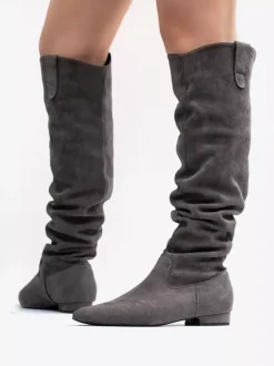 Bottes hautes en daim grises à bout pointu et plates