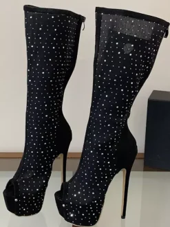 Bottes hautes en résille noire à plateforme bout ouvert et talons hauts ornés de strass