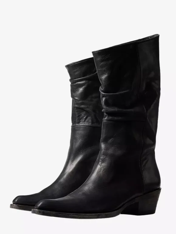 Bottes plates noires à bout pointu et froncées mi-mollet