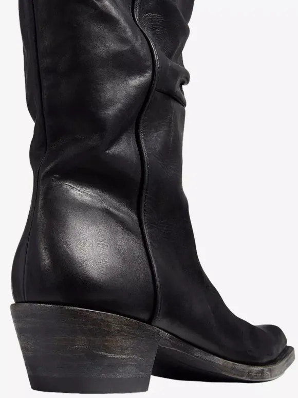 Bottes plates noires à bout pointu et froncées mi-mollet