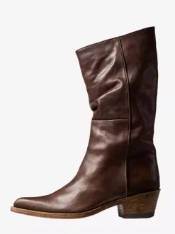 Bottes plates noires à bout pointu et froncées mi-mollet