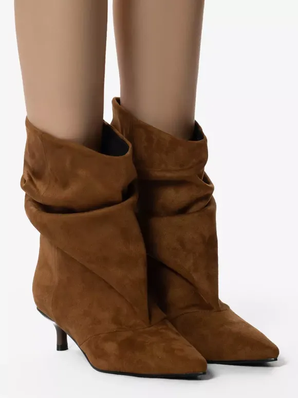 Bottines en daim à bout pointu et talon chaton