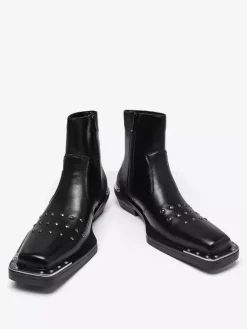 Bottines noires à bout carré et talon compensé clouté pour hommes