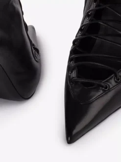 Bottines noires à lacets bout pointu talons hauts