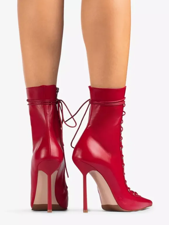Bottines noires à lacets bout pointu talons hauts