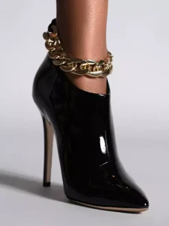 Bottines noires à talons hauts et détails chaîne talons aiguilles