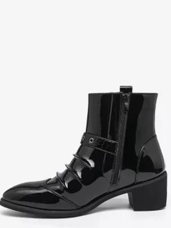 Bottines noires pour homme bout rond froncées avec détail chaîne