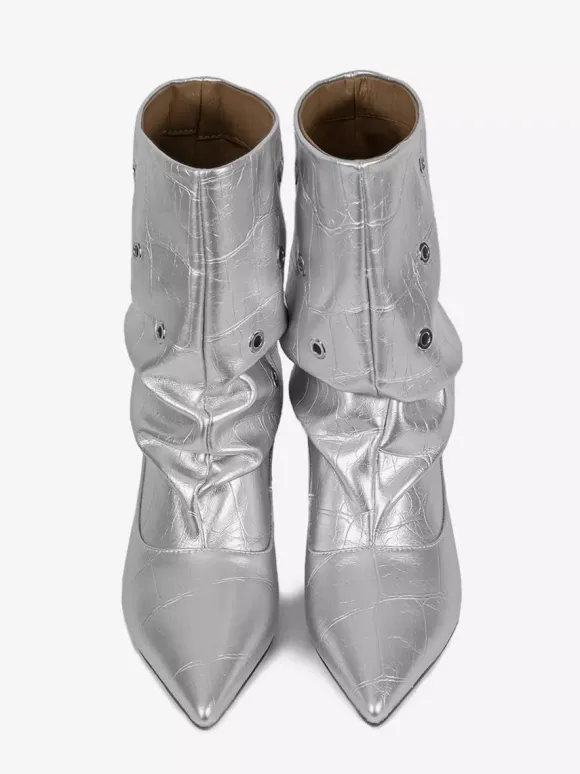 Bottines argentées à petits talons bout pointu et découpes à la cheville