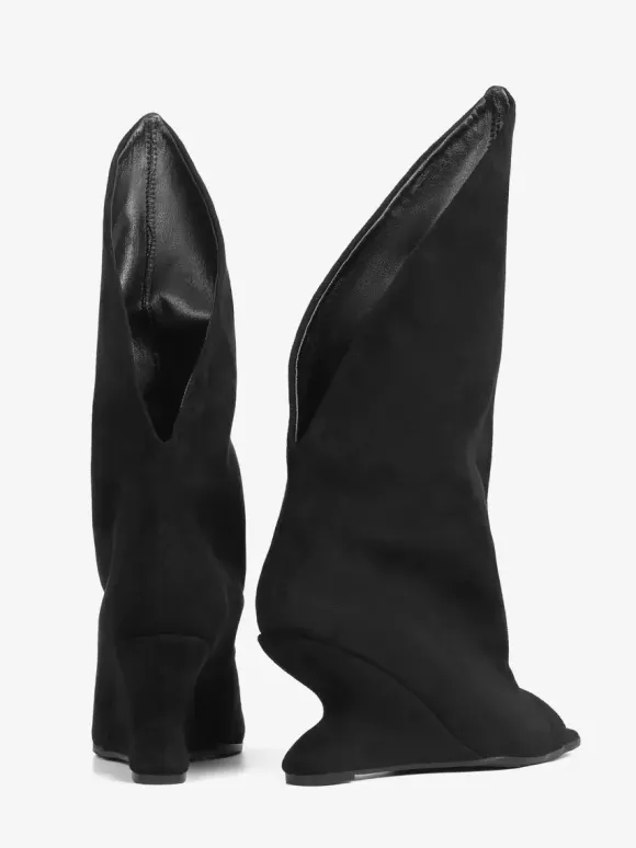 Bottines noires à bout ouvert et talon compensé
