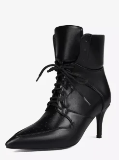 Bottines noires à talons aiguilles et bout pointu à lacets
