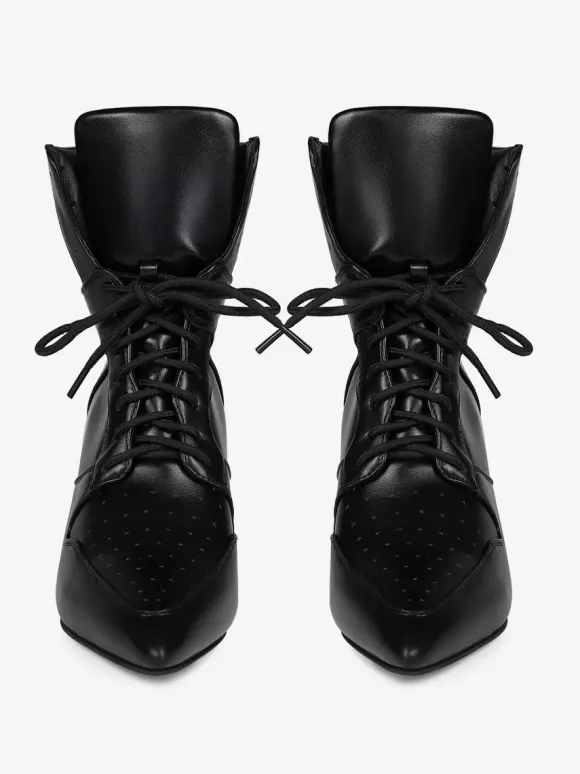 Bottines noires à talons aiguilles et bout pointu à lacets