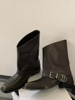 Bottines plates à bout carré et boucle pour femme