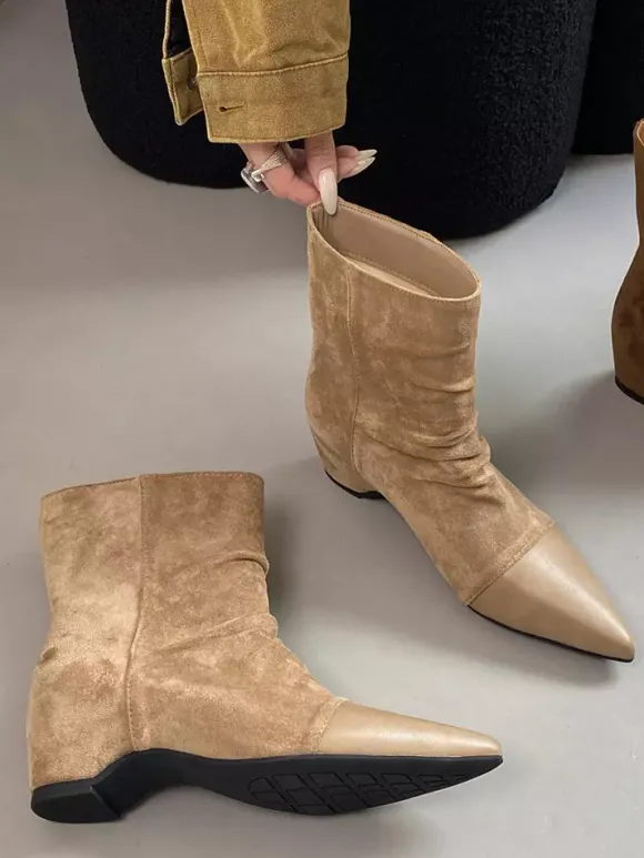 Bottines plates en daim à bout pointu et talon compensé froncé pour femme