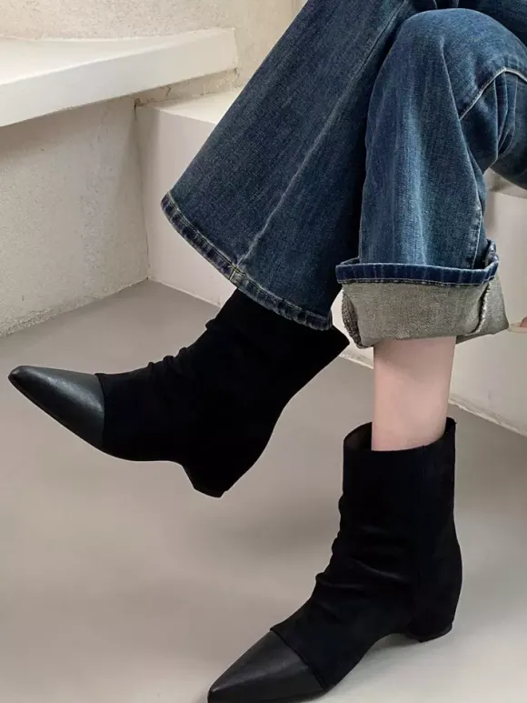 Bottines plates en daim à bout pointu et talon compensé froncé pour femme