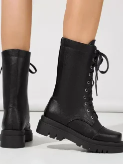 Bottines plates marron à lacets et bout rond pour femme