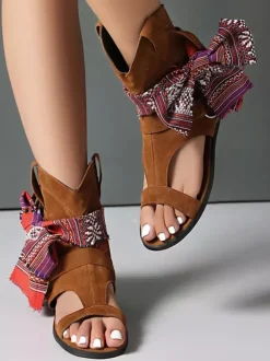 Bottines style sandales bohèmes à bout ouvert et découpes style cowgirl