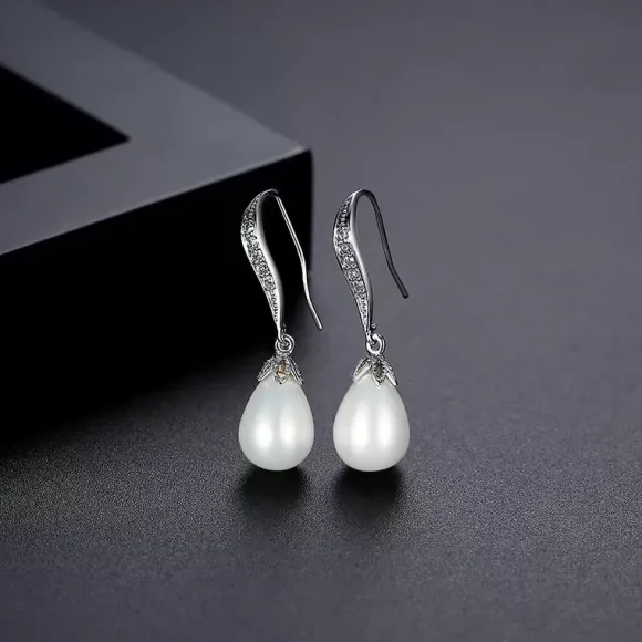 Boucles d'oreilles Goujon fête de mariage métallique blanc Cubic Zirconia