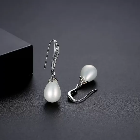 Boucles d'oreilles Goujon fête de mariage métallique blanc Cubic Zirconia