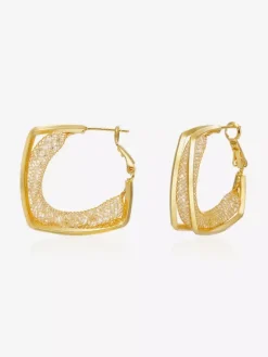 Boucles d'oreilles argentées pour adulte style géométrique européen décontracté. Bijou de tous les jours.