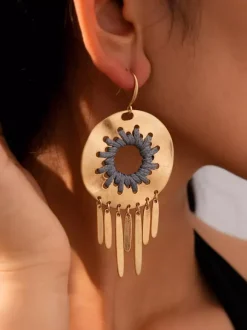 Boucles d'oreilles en métal gris style géométrique européen décontracté pour adulte. Bijou du quotidien.