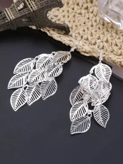 Boucles d'oreilles à feuilles creuses superposées pour femmes 2026
