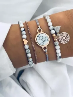 Bracelet pour femme blanc à plusieurs niveaux en similicuir sans pierre rond brillant multi-chaînes chaîne imprimé bracelets en pierre ensemble de 4 pièces